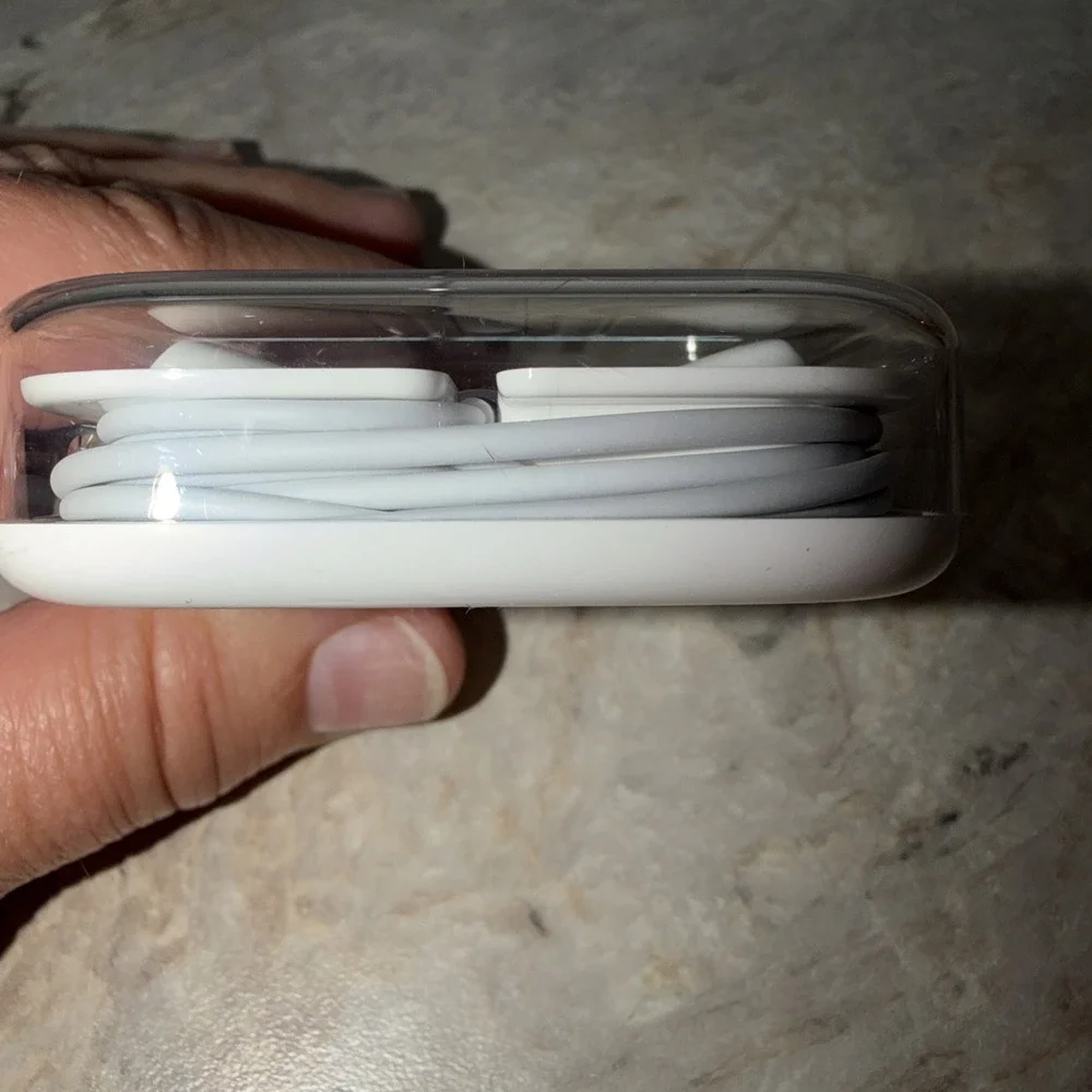 Apple Wired Ear Buds w/Case iPhone iPad iPod 3.5mm Aux Jack Headphones